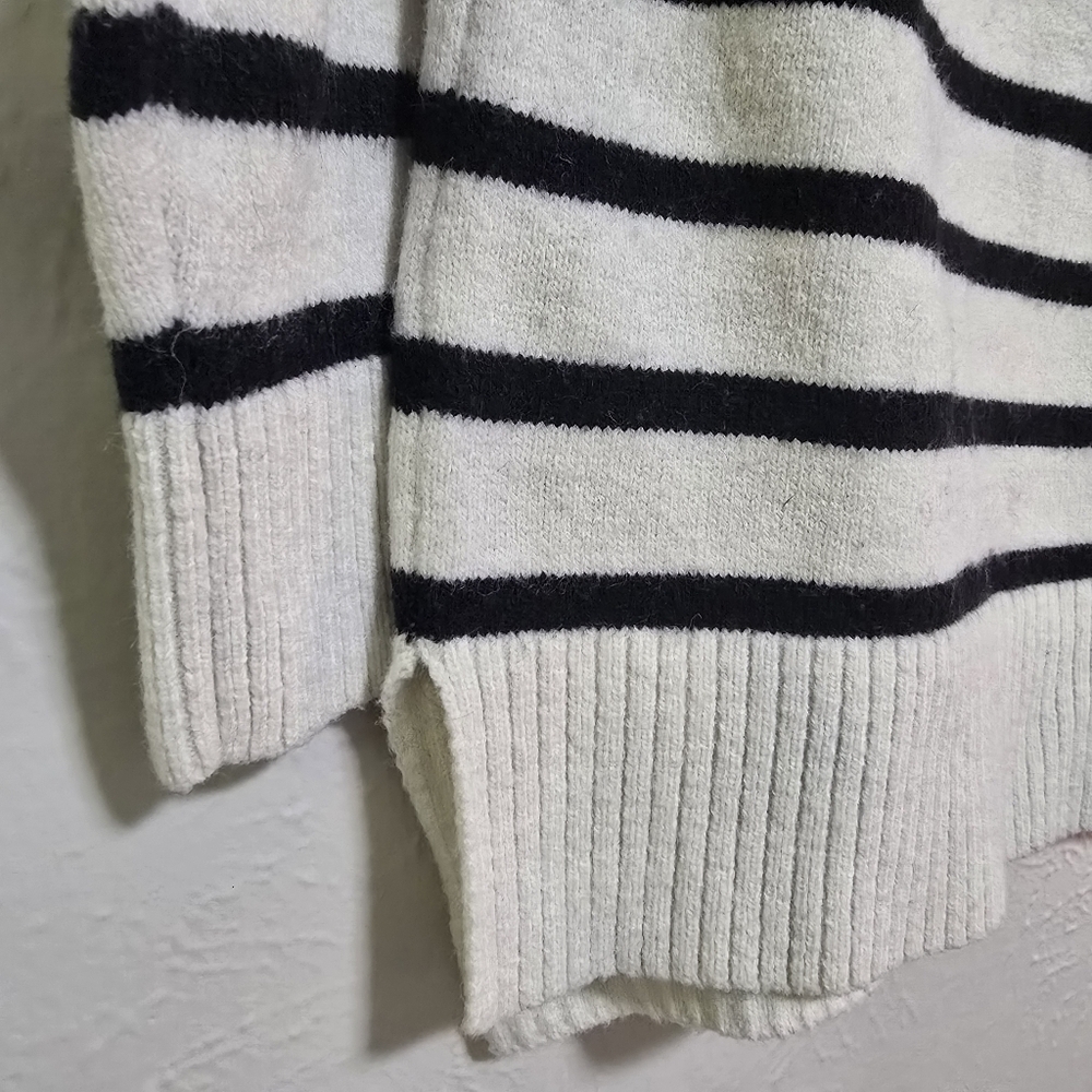 Bluivy Quarter Zip Up Stripe Pullover - Picture 6 of 10